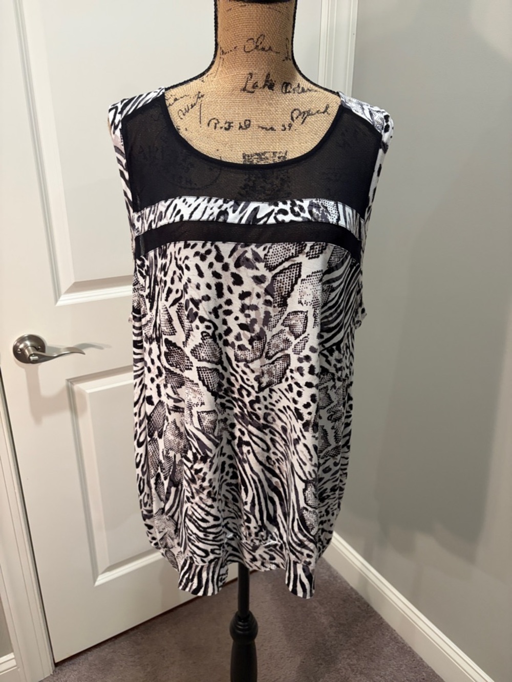 Cable & Gauge Black and White Animal Print Sleeveless Blouse